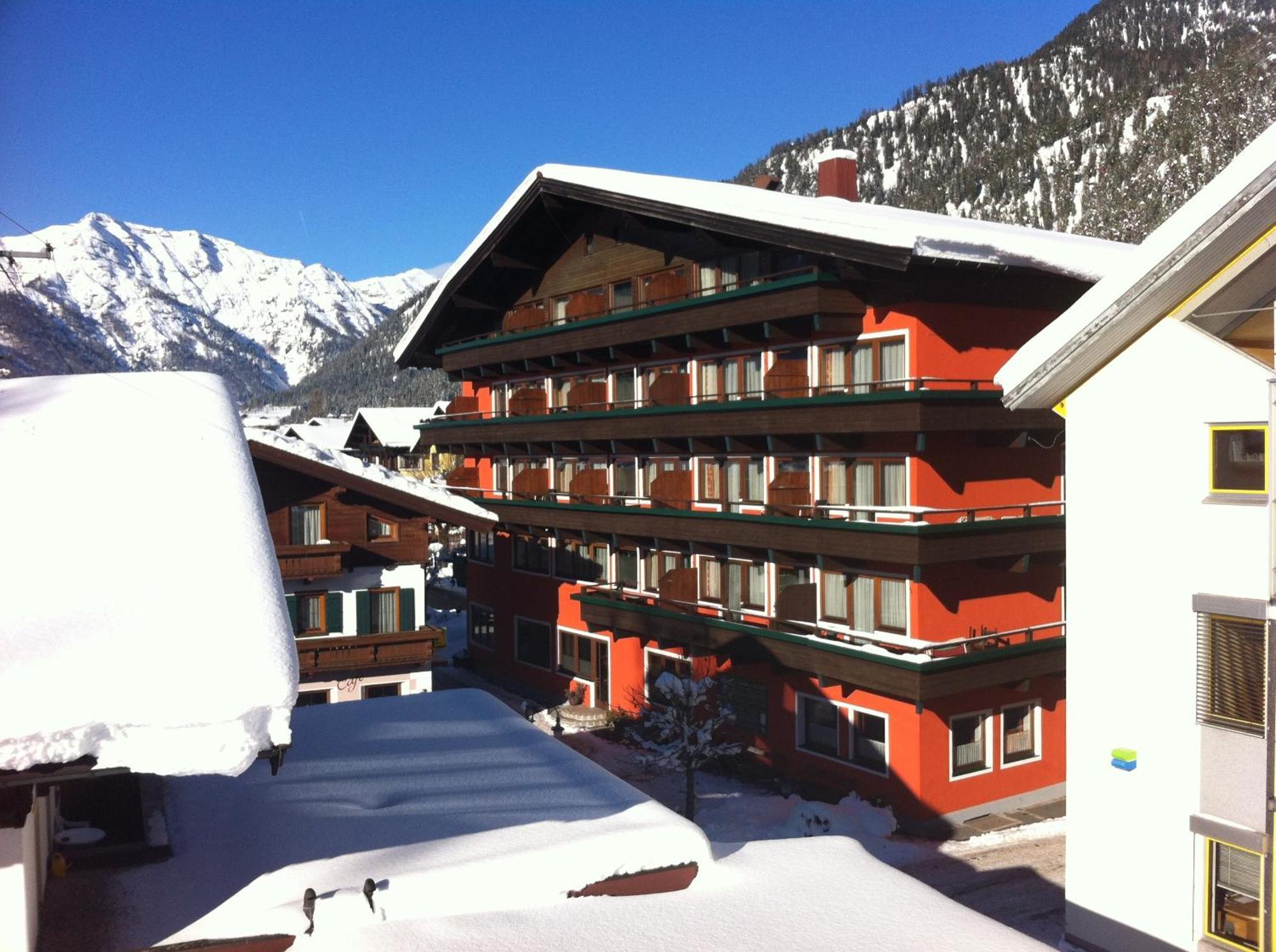 Hotel Tiroler Adler - Bed And Breakfast ويدرنغ المظهر الخارجي الصورة